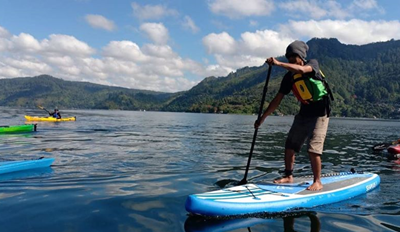 Berbagai Aktivitas Water Sport di Danau Toba