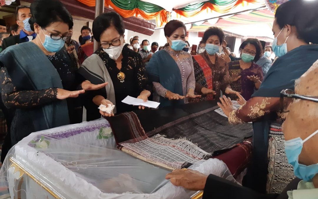 Mari Lestarikan Budaya Mangandung, Satra Lisan Suku Batak Asal Sumatra Utara