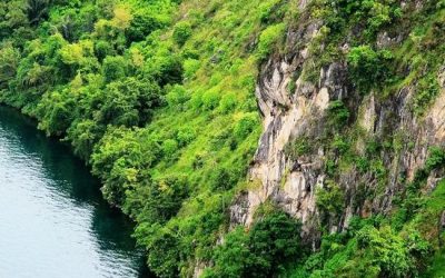 Batu Gantung, Destinasi Unik Terkenal Dari Sisi Mitos, Geologi Hingga Lagu