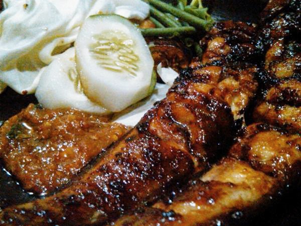 Sibahut Natinombur, Lele Penyet Ala Batak