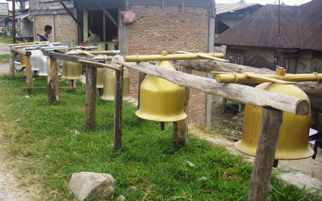 Desa Sitampurung Sentra Produksi Pembuatan Lonceng Gereja