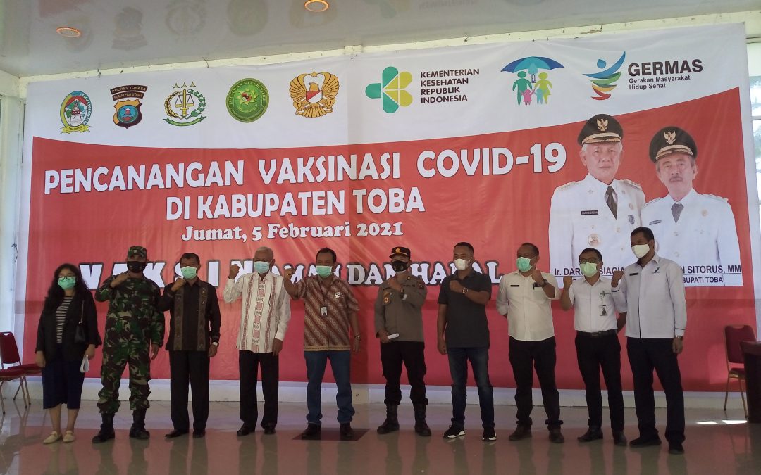 Sukses Launching Perdana Vaksinasi Covid-19 di Kabupaten Toba