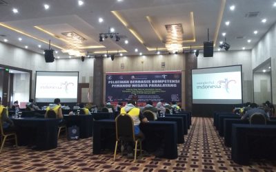 Kemenparekraf Selenggarakan Pelatihan Berbasis Kompetensi Pemandu Wisata Paralayang Di Kabupaten Toba