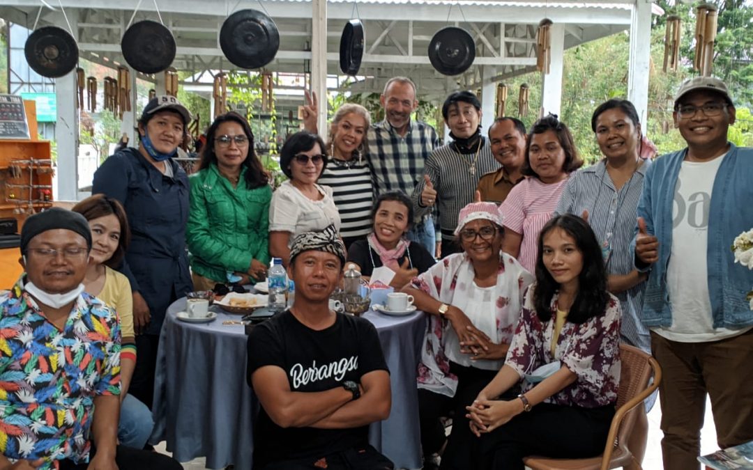 DPD UKM IKM Nusantara Samosir Hadirkan Desainer Adjie Notonegoro