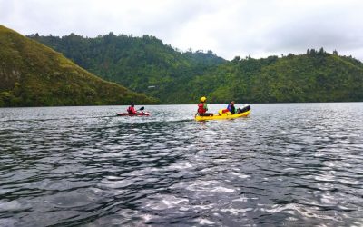 Sambut Perayaan Hari Bumi, 8 Kayaker Sumut Eksplorasi Keindahan Danau Toba