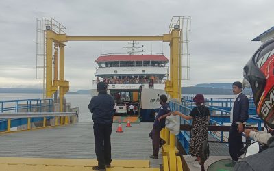 KMP Porapora, Dipadati Pengunjung Dari Dermaga Balige Menuju Dermaga Onan Runggu