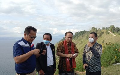 Wamen Mendes PDTT Meninjau Proses Pembangunan Di Desa Tarabunga