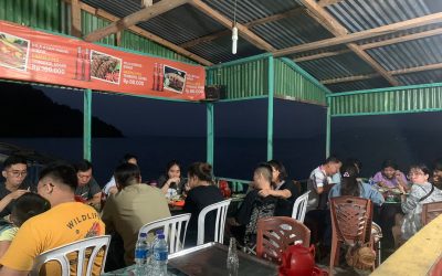 Cafe Terapung di Danau Toba