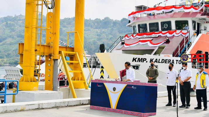 Jokowi Resmikan 7 Pelabuhan di Danau Toba