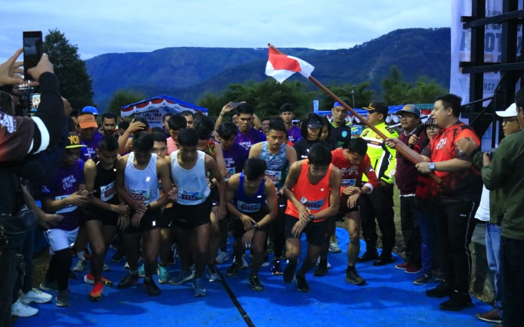 Bupati Samosir Lepas Start ‘Samosir Lake Toba Ultra 2022’