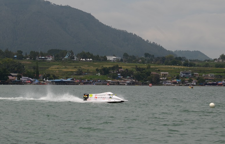 Ombak Tinggi, Kualifikasi F1 Powerboat Ditunda