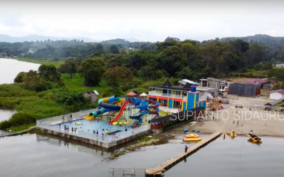 Waterboom Raut Bosi Terbesar di Samosir