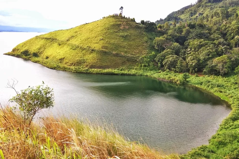 Panorama Keindahan Bukit Sipolha