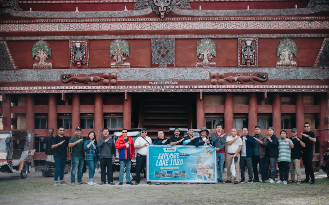 Tim Angkasa Pura Aviasi Explore Danau Toba Dengan Mendayung